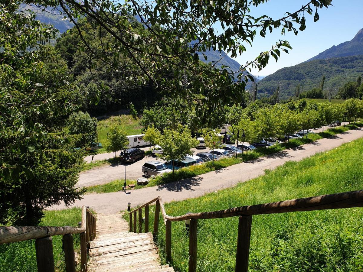 Apartamentos Casa Patro Tramacastilla de Tena Kültér fotó