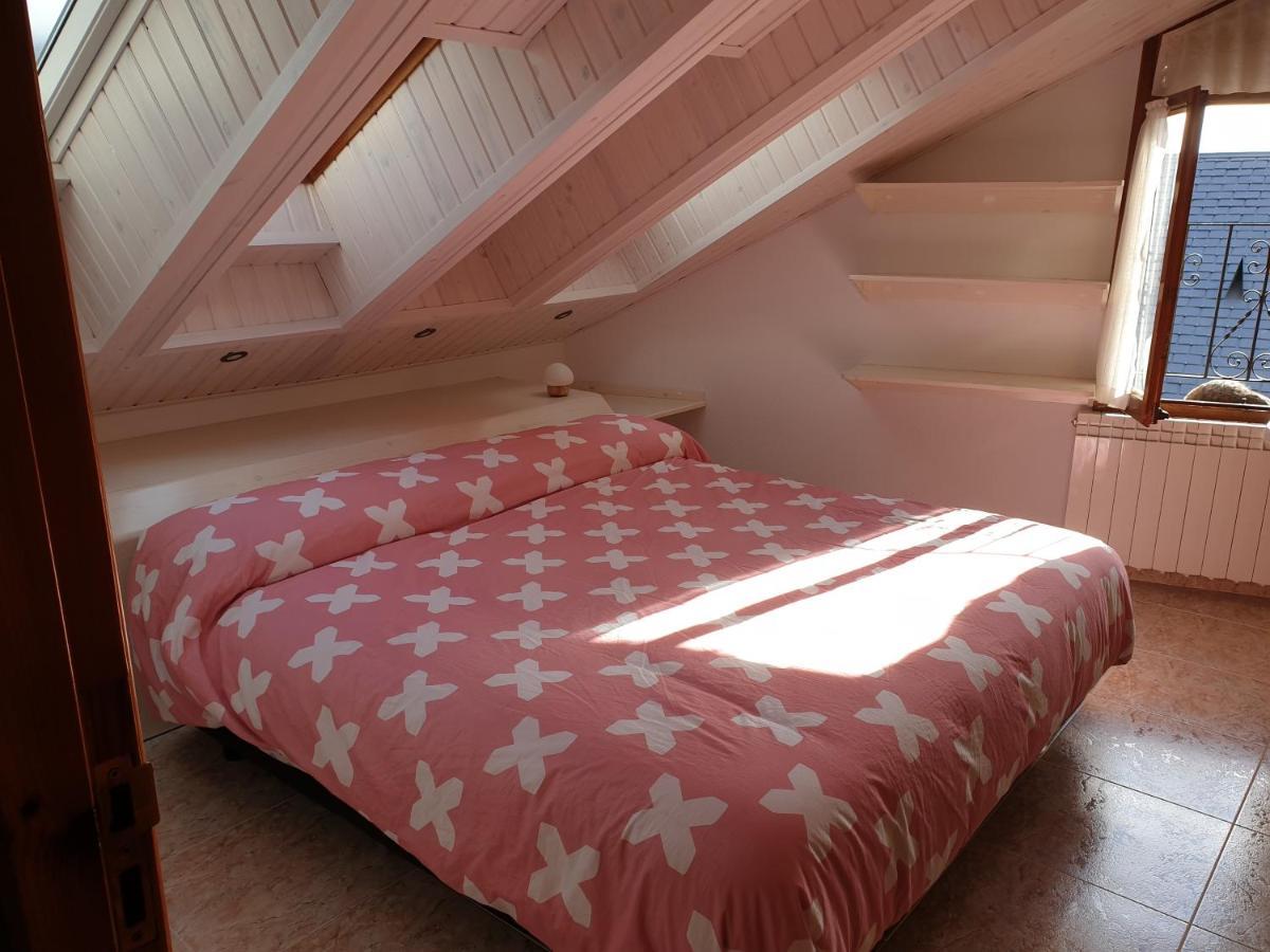 Apartamentos Casa Patro Tramacastilla de Tena Kültér fotó